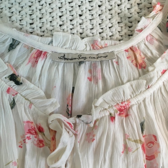 AMERICAN RAG CIE PLUS SIZE BLOUSE, GAUZE LIKE MATERIAL WITH BELL SLEEVES - Picture 3 of 7